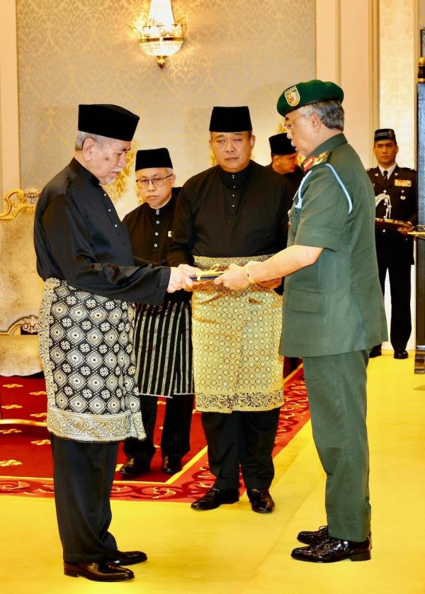 Dr Wan Junaidi dilantik TYT Sarawak Kelapan