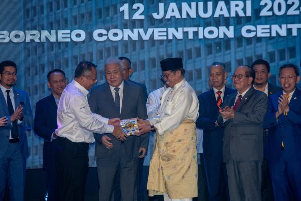 Kerajaan Sarawak bangunkan sistem pangkalan data pasaran buruh