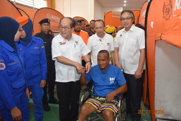 Pantau kesihatan mangsa banjir di PPS