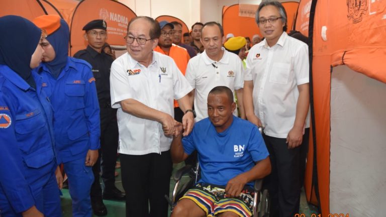 Pantau kesihatan mangsa banjir di PPS