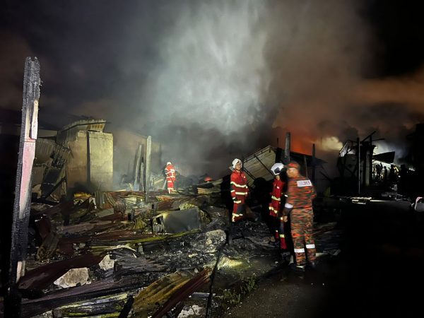 Sembilan rumah terbakar di Kampung Bintawa Hilir