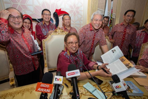 Sarawak fokus bangunkan tenaga hijau, stabilkan politik