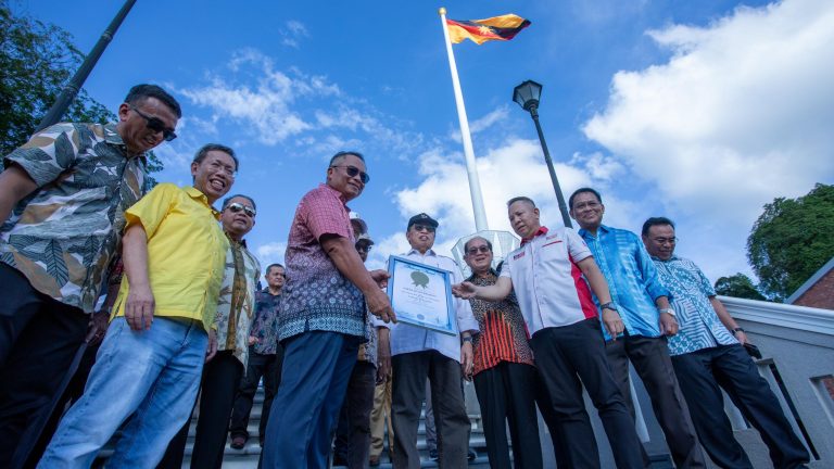 Tiang Bendera Ibu Pertiwi di tempat strategik, bersejarah