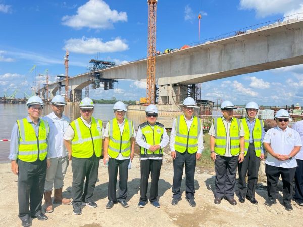 Uggah tepis dakwaan Kerajaan Sarawak diskriminasi firma dari China