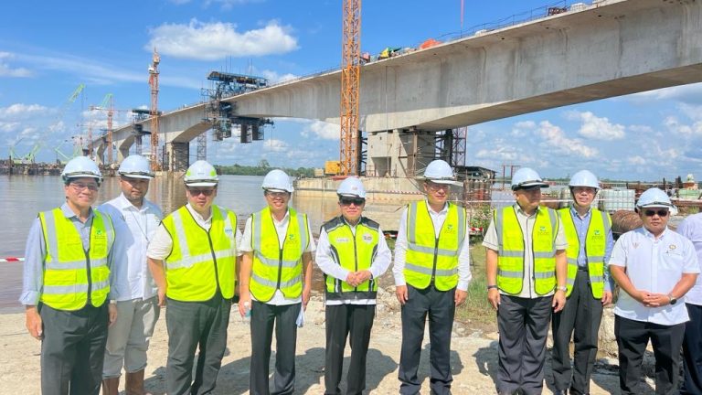 Uggah tepis dakwaan Kerajaan Sarawak diskriminasi firma dari China