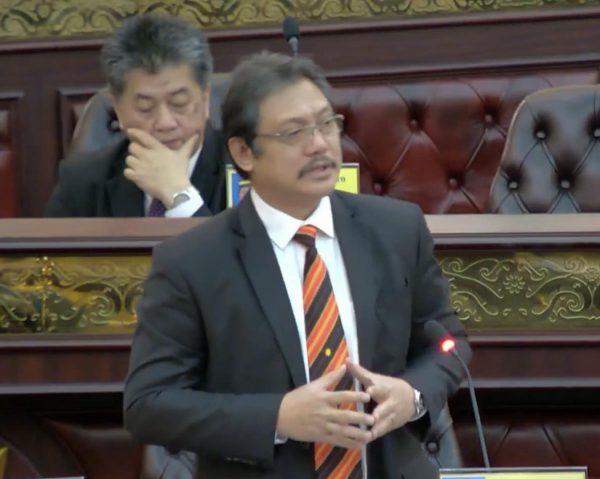 Tarif levi CCS berbeza