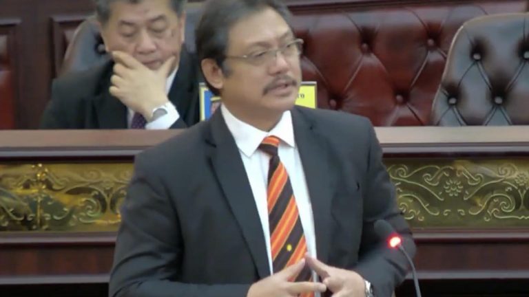 Tarif levi CCS berbeza