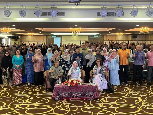 Cadangan tambah pusat remaja Cafe