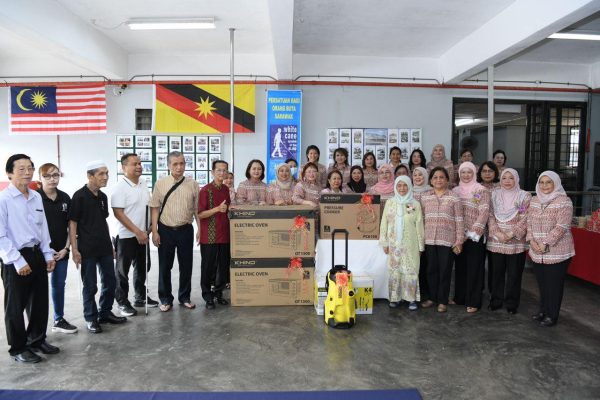 SABATI hulurkan sumbangan barangan elektrik