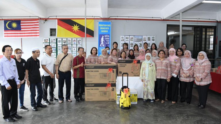 SABATI hulurkan sumbangan barangan elektrik