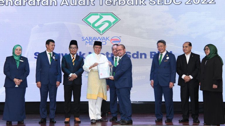 Menteri, Timbalan Menteri masih terikat Undang-undang lain