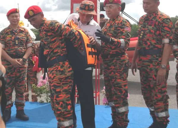 Jabatan persekutuan terima surat Bahasa Inggeris, Bahasa Melayu