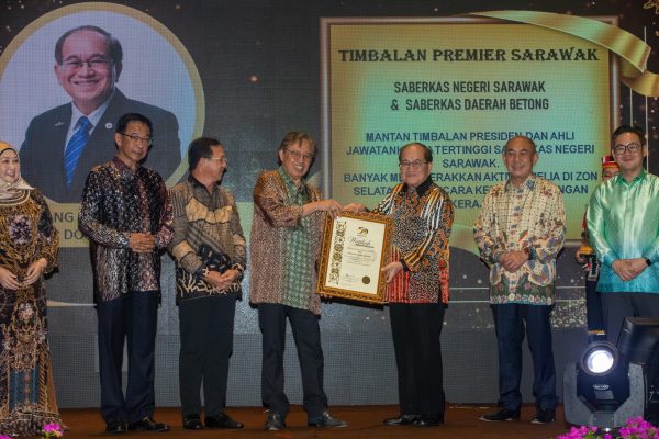 13 pemimpin Saberkas terima anugerah Jasamu Dihargai