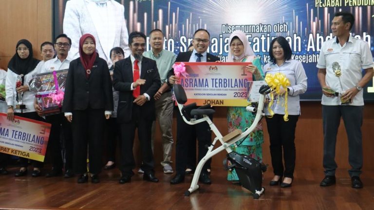 Pengangkutan percuma pelajar sekolah sedang diusaha – Fatimah