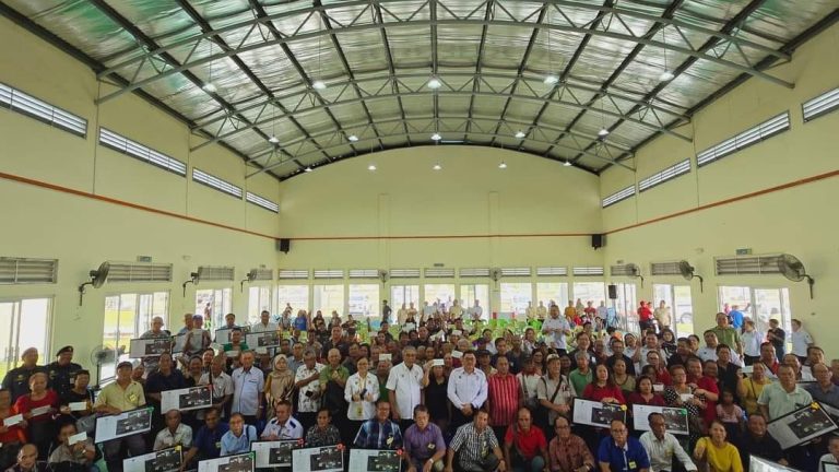 140 penerima cek pampasan tanah projek BALB Kawasan Nibong Tada