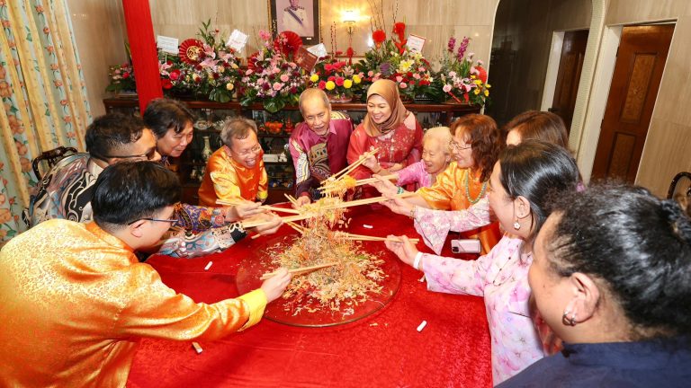 TYT, isteri adakan kunjungan Tahun Baharu Cina