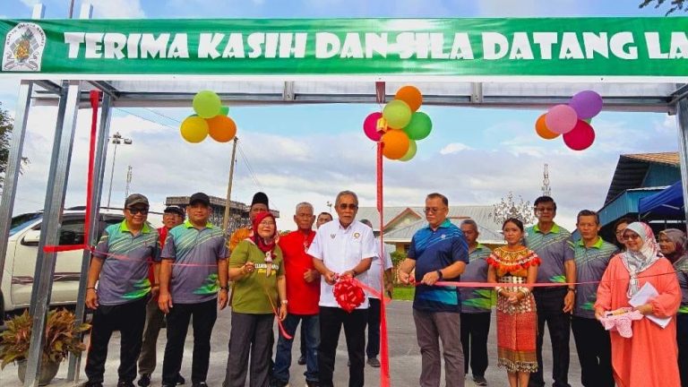 Kiosk perniagaan Bazar Riadah Taman Susur Jambu dirasmi