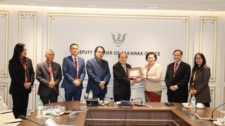 Lindungi imej lada Sarawak