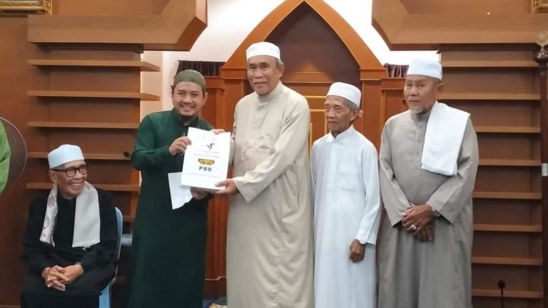 Tiga pemilik Skim Penanaman Padi terima bayaran pendahuluan