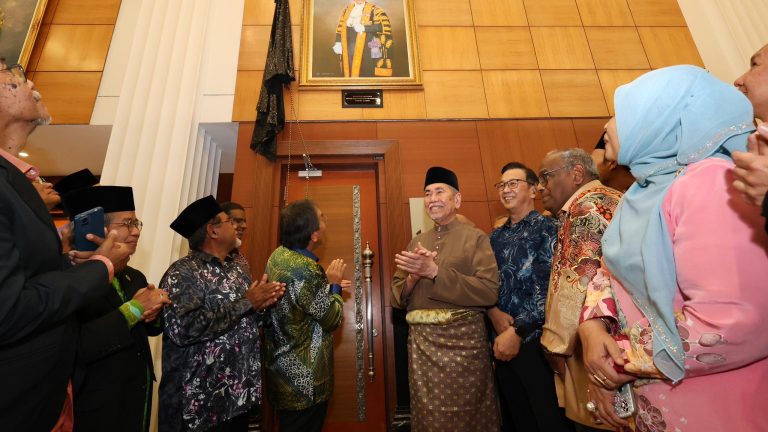 TYT Sarawak berbuka puasa bersama Ahli Dewan Rakyat, Dewan Negara