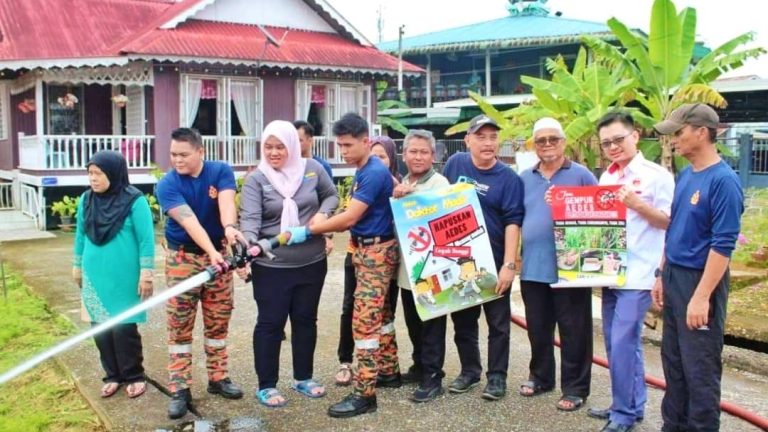 Bersih kawasan rumah cegah wabak denggi