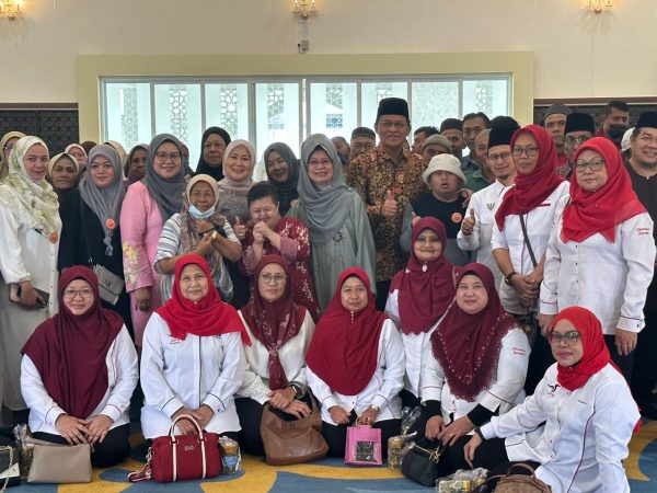 Penerima bantuan kebajikan terima sumbangan Sejambak Kasih Aidilfitri