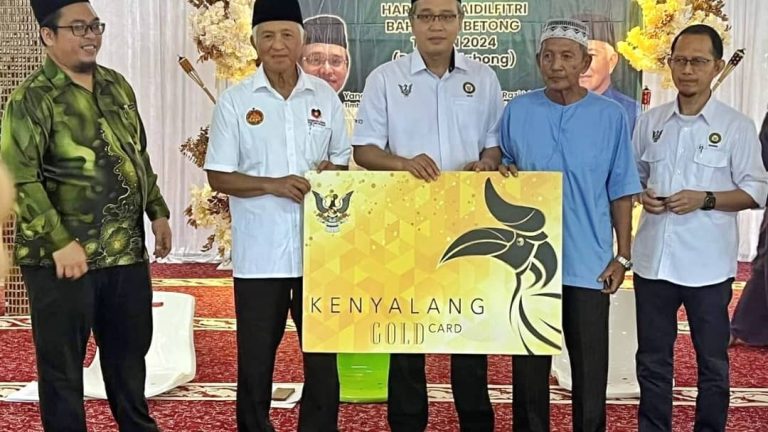 412 penerima sumbangan Sejambak Kasih Aidilfitri