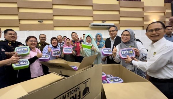 Penyerahan Sumbangsih Raya Rabu ini