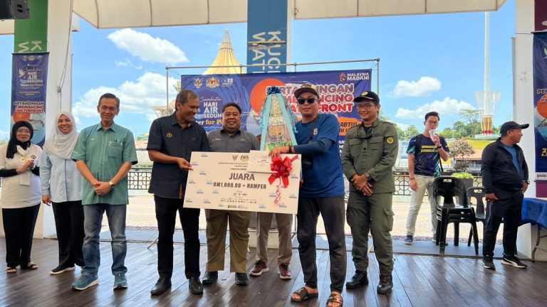 Udang seberat 0.178 kg bawa tuah pada Zainal Abidin Noh