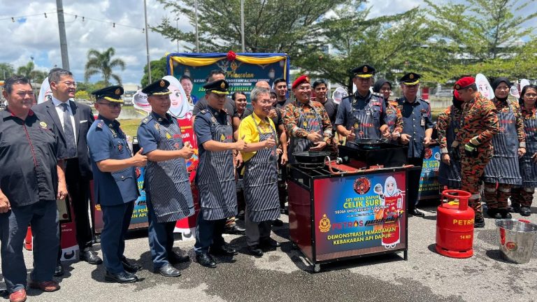 20 anggota terima Wira Anggota Bomba