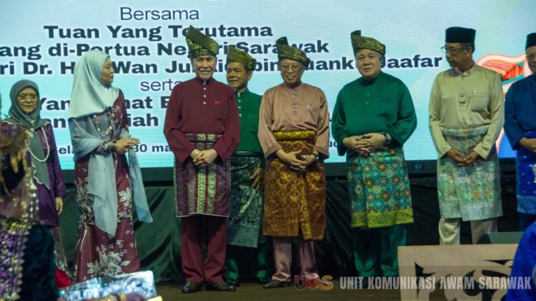 Masyarakat Melayu harus kuasai ilmu teknologi – Abang Johari