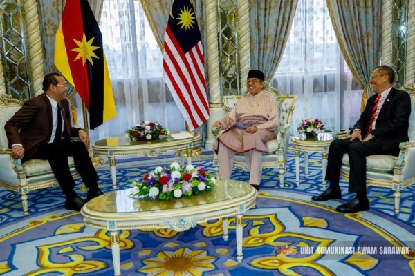 J-KOM, UKAS jalin kerjasama