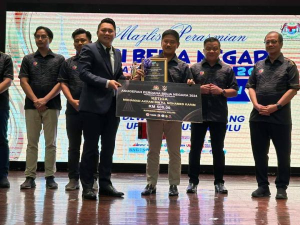Tiga pertubuhan, enam individu terima Anugerah Perdana Belia Negara 2024 Peringkat Sarawak