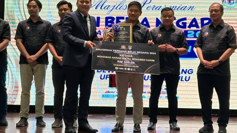 Tiga pertubuhan, enam individu terima Anugerah Perdana Belia Negara 2024 Peringkat Sarawak