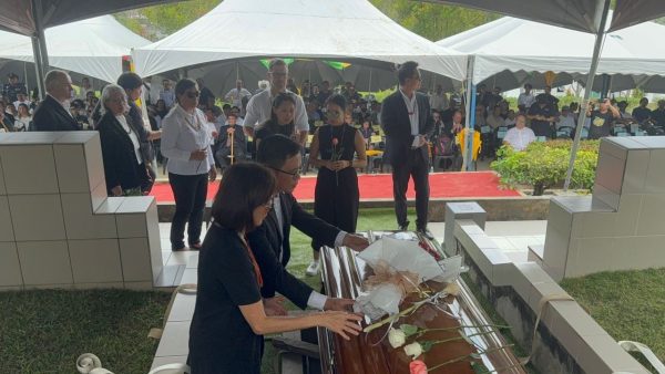 Penghormatan terakhir kepada Mutang