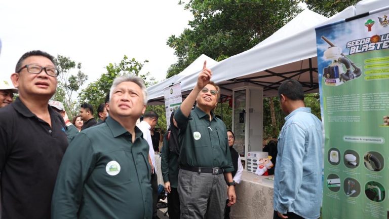 Sarawak sasar simpan 65 peratus kawasan hutan
