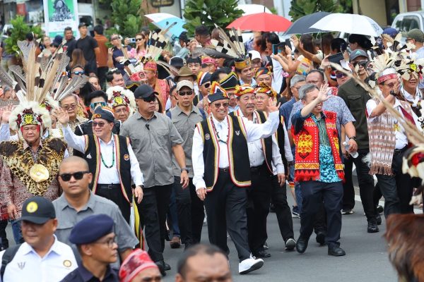 Perarakan Gawai serlah semangat Segulai Sejalai