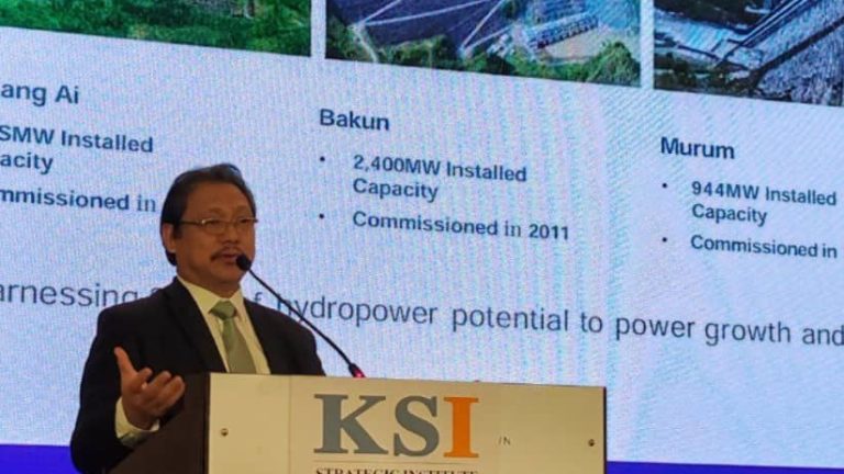 Sarawak giat laksana inisiatif pembangunan tenaga hidro,solar