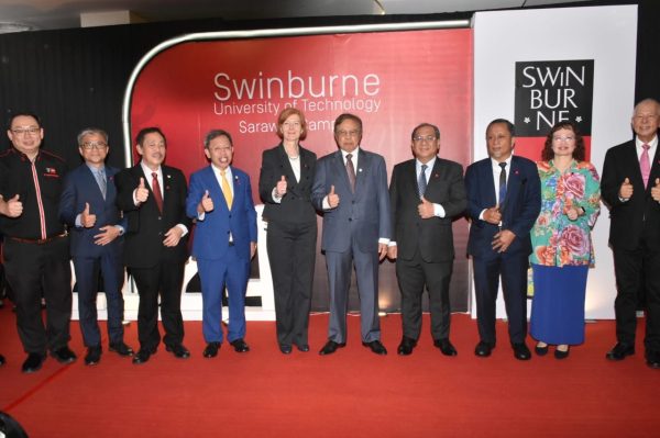 Universiti Teknologi Swinburne Sarawak laluan hentian ART