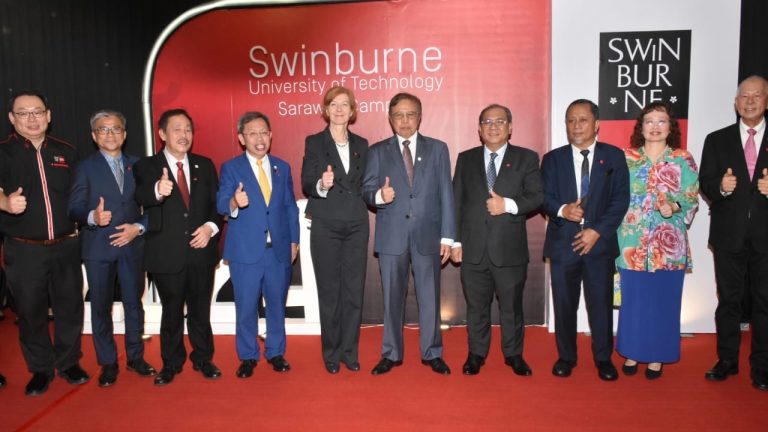 Universiti Teknologi Swinburne Sarawak laluan hentian ART