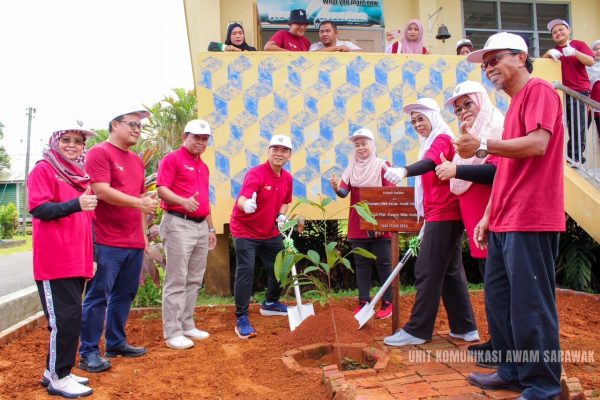 Tiga sekolah terpilih menyertai program CSR