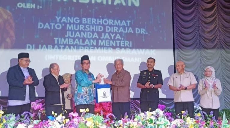 Bina Sarawak berintegriti tinggi