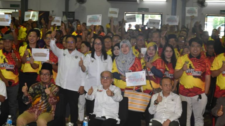 Laporkan salah laku projek kepada pihak berwajib