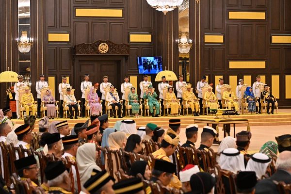 TYT Sarawak hadiri Istiadat Pertabalan Yang di-Pertuan Agong