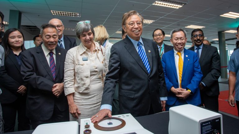 Sarawak sasarkan lahir lebih ramai pereka teknologi cip