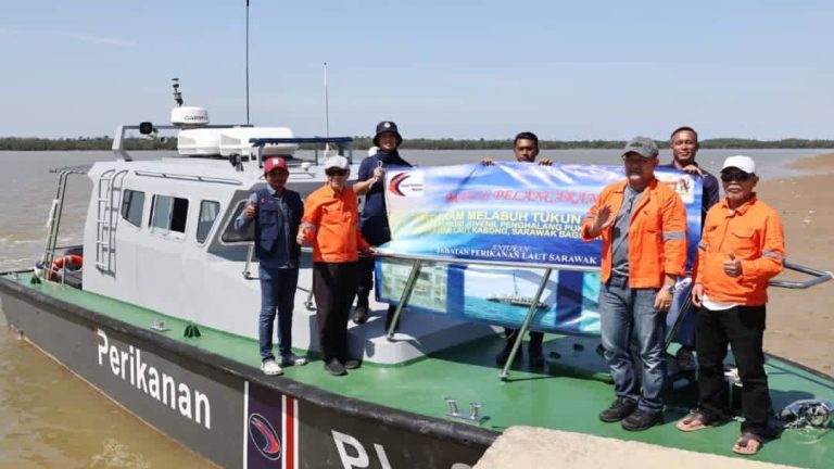 Tukun tiruan dilabuh di perairan Kabong bantu nelayan