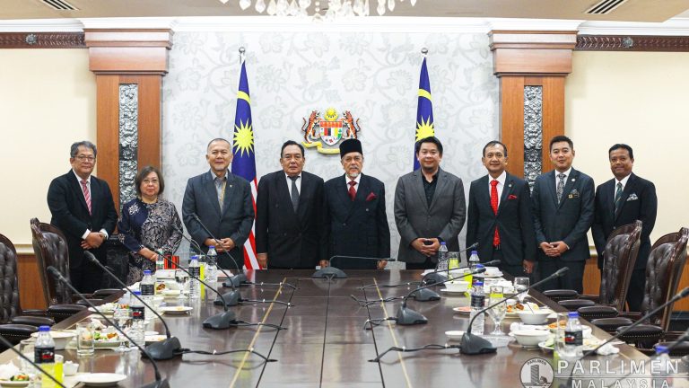 Yang di-Pertua Dewan Negara terima kunjungan Speaker DUN Sarawak
