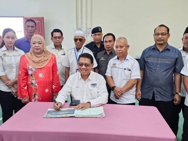 Dewan serbaguna SMK Sebuyau dibina baharu