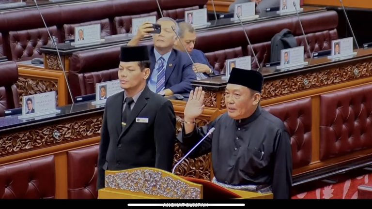 Awang Bemee dilantik senator