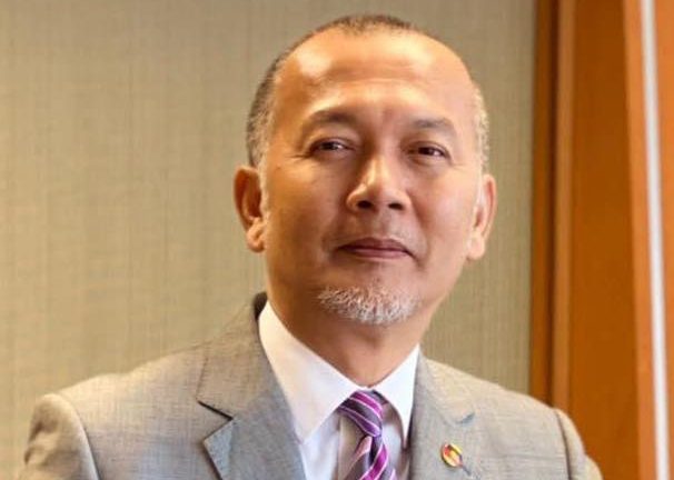 Melengkapi semangat persekutuan